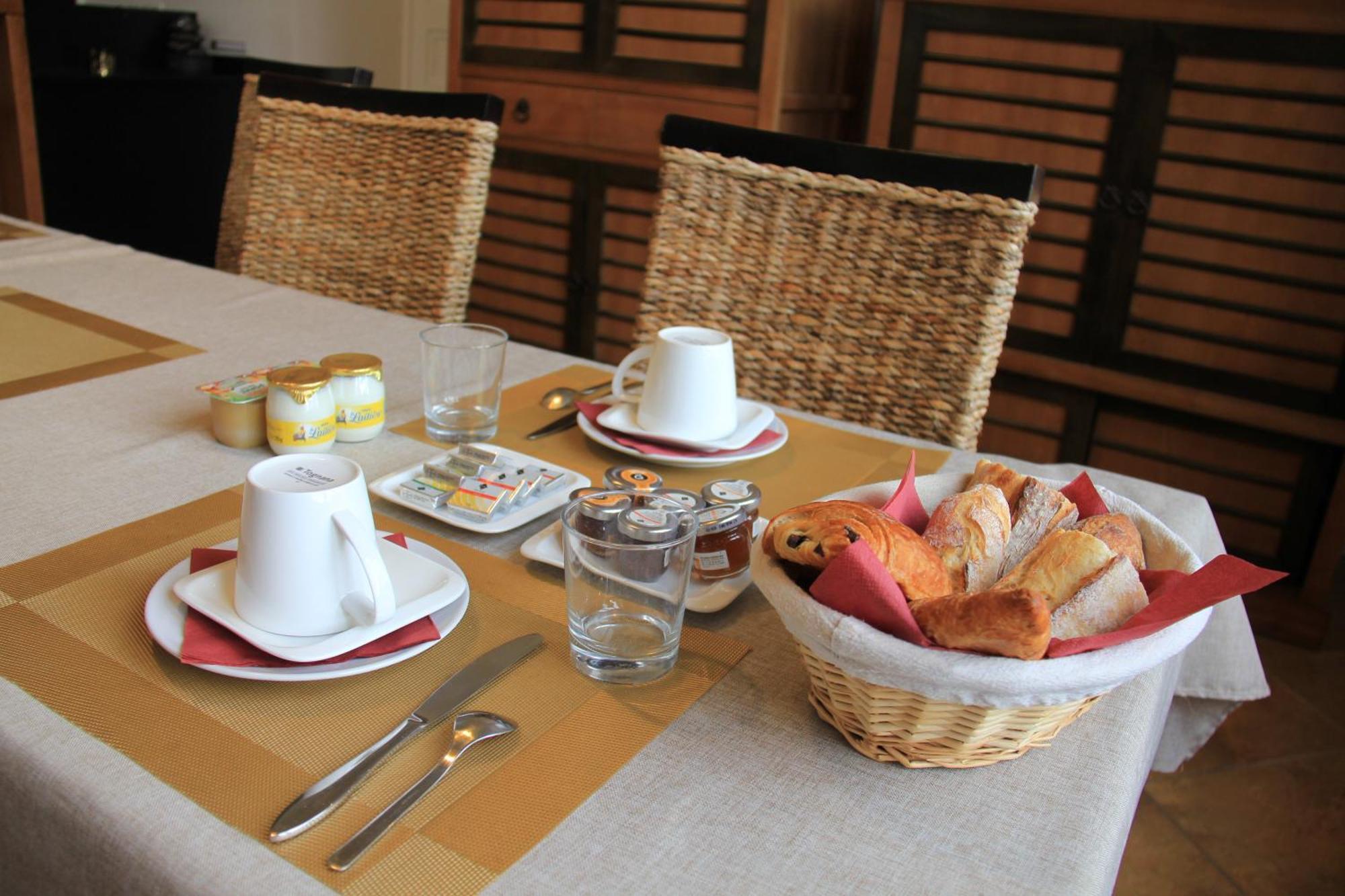 Domaine De La Tisnere Bed and Breakfast Gelos Buitenkant foto
